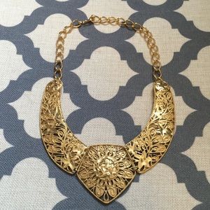 Beautiful Gold ✨ Statement Necklace